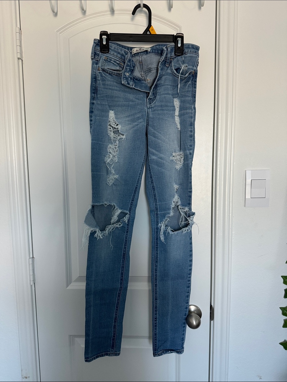 Hollister Women's Distressed Skinny Jeans - Dark Blue